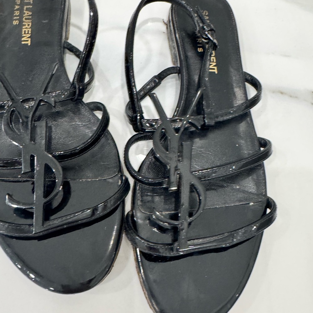 ✨ Saint Laurent Paris YSL Logo Patent Leather Sandals – Retail $1,200 ✨ - Picture 7 of 8